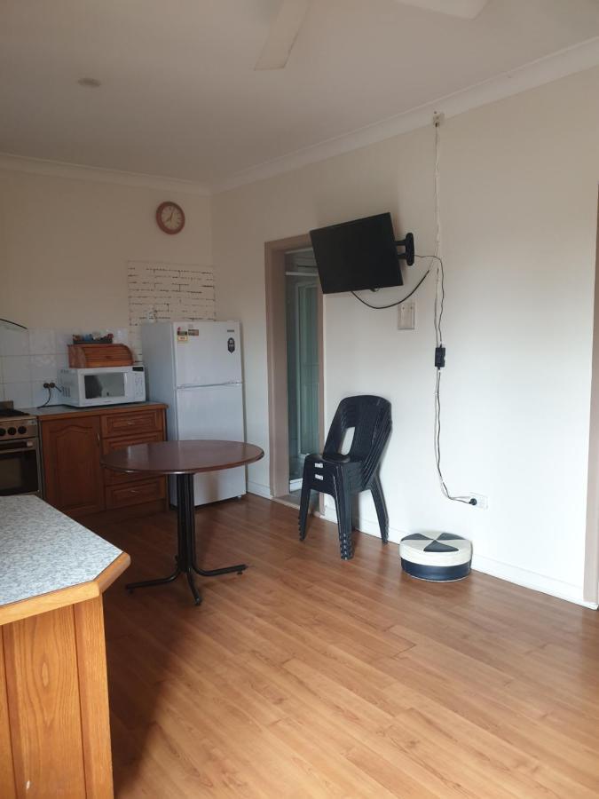 Newell Hwy Caravan Park Parkes Buitenkant foto
