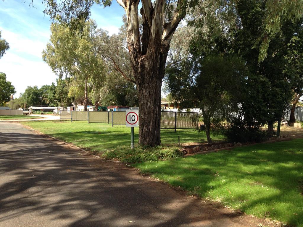 Newell Hwy Caravan Park Parkes Buitenkant foto