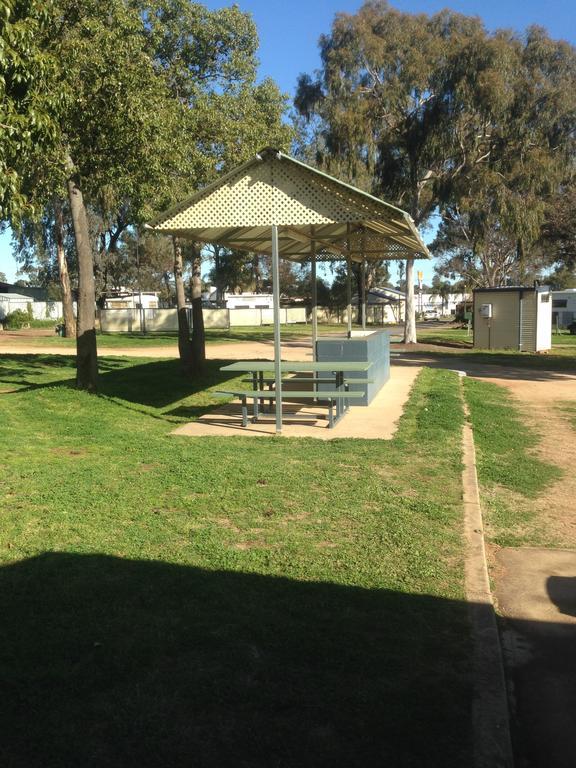 Newell Hwy Caravan Park Parkes Buitenkant foto