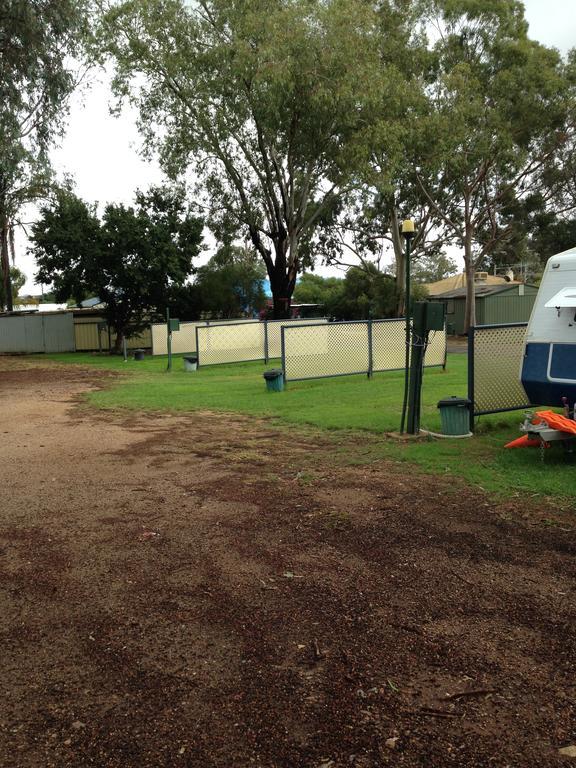 Newell Hwy Caravan Park Parkes Buitenkant foto