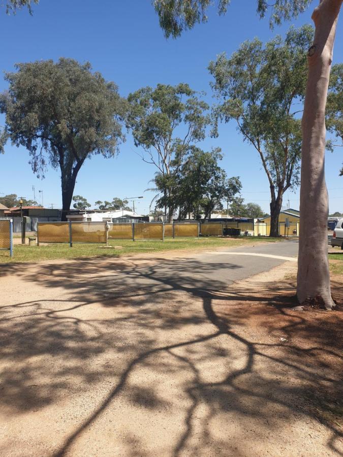 Newell Hwy Caravan Park Parkes Buitenkant foto